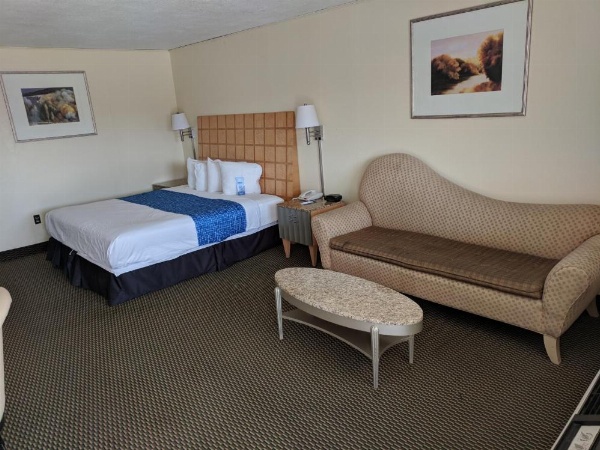 Travelodge by Wyndham Clovis image 13