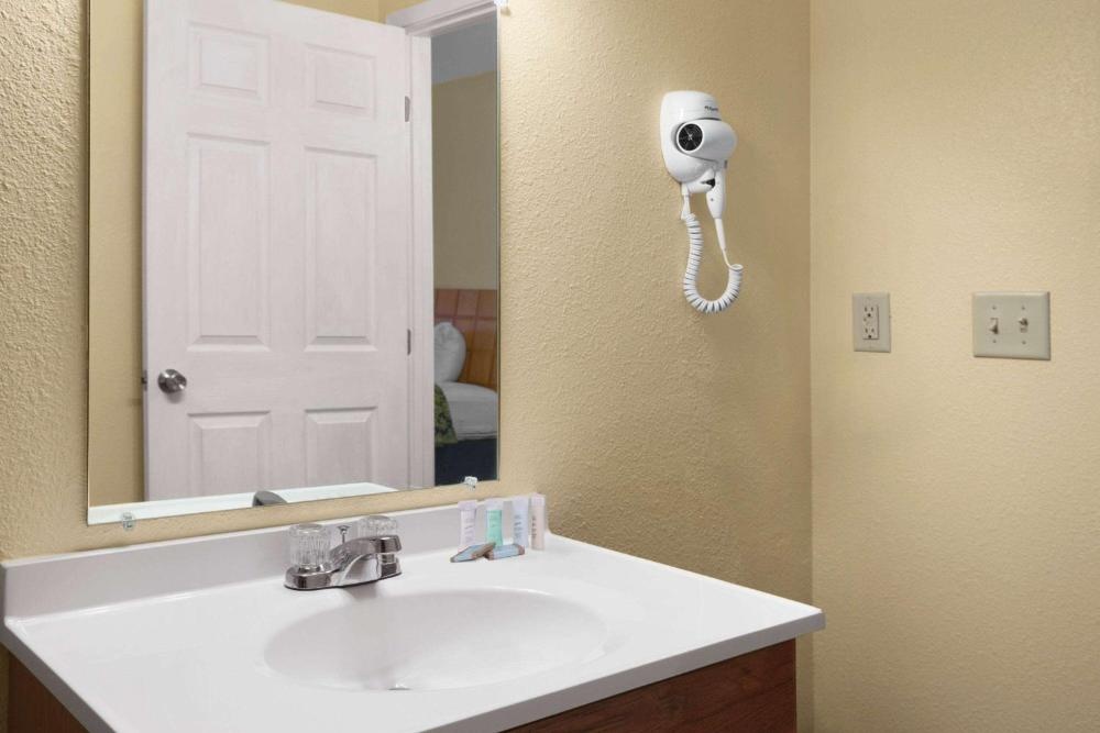 Travelodge by Wyndham Clovis